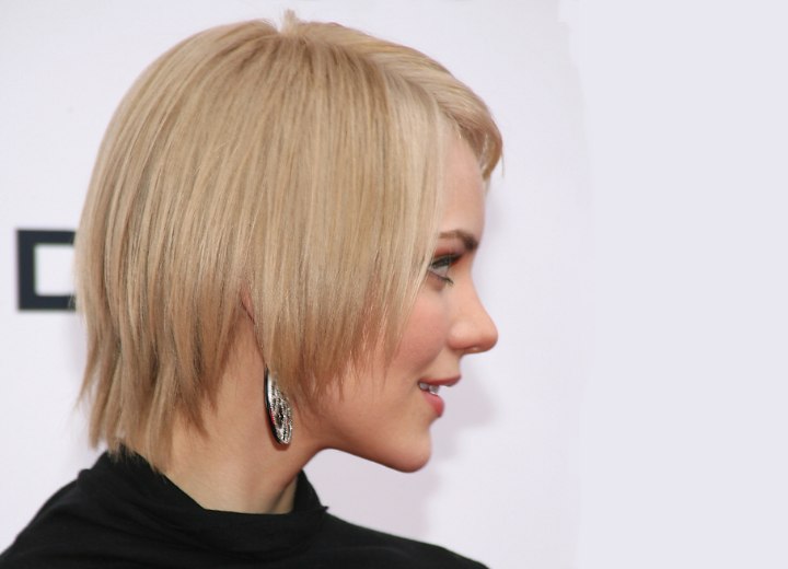 Side view of Katharine McPhee's short haircut