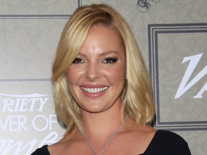Katherine Heigl with mid-length blonde hair