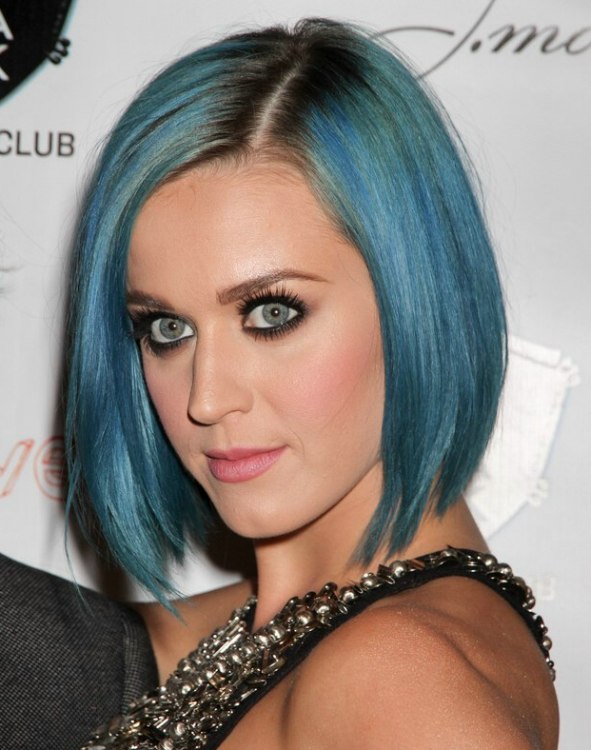 Katy Perry sporting a smooth blue bob  Blue hair
