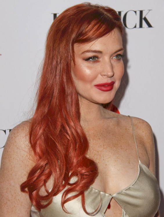 Lindsay Lohan  Long vintage inspired hairstyle with curls 