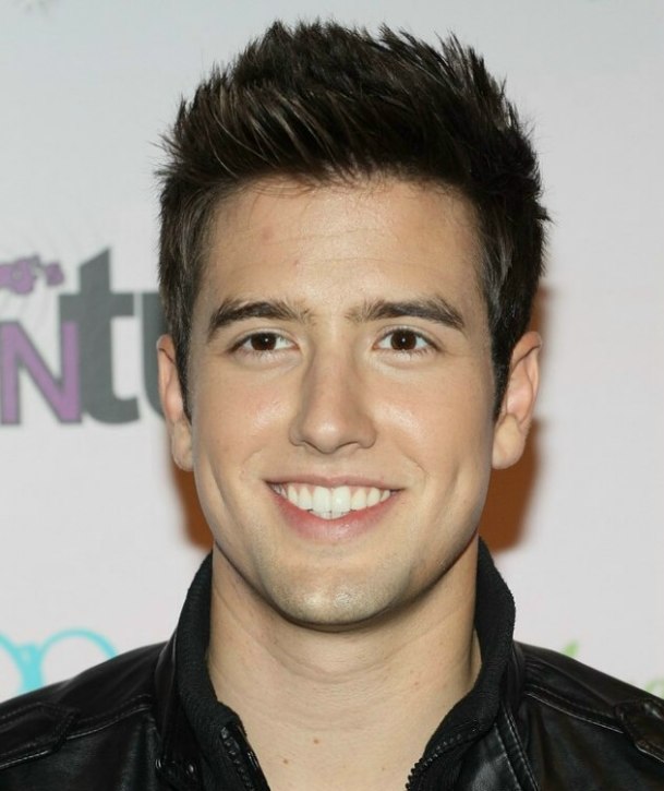 Logan Henderson sporty short hair with gelled punks