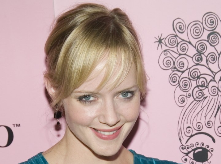 Marley Shelton's up-style