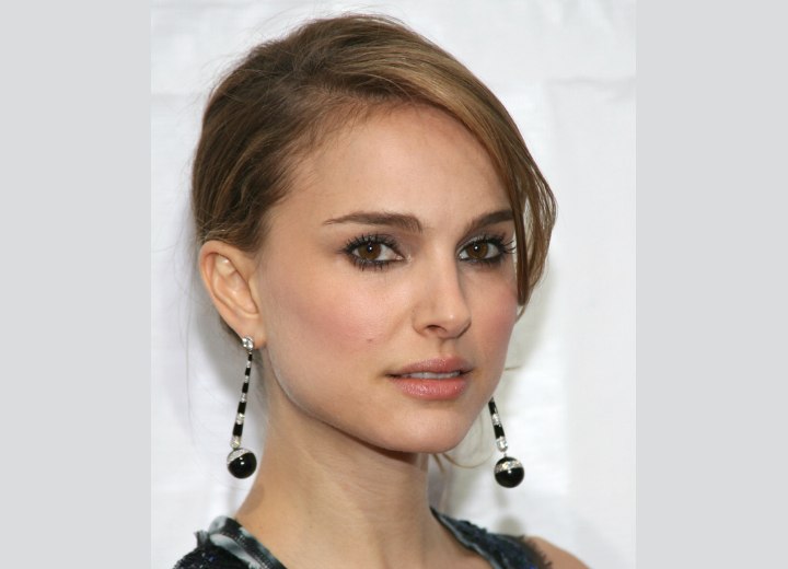 Natalie Portman - Hair up style for the evening