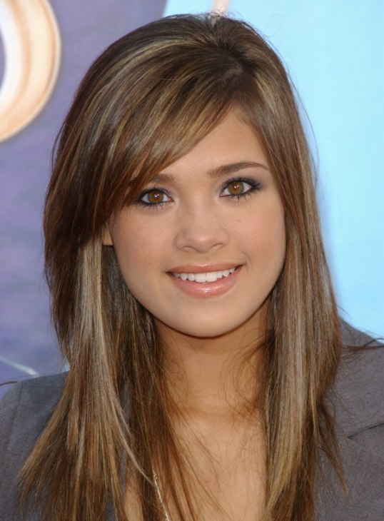 Nicole Anderson | Comfortable and natural long hairstyle with side bangs