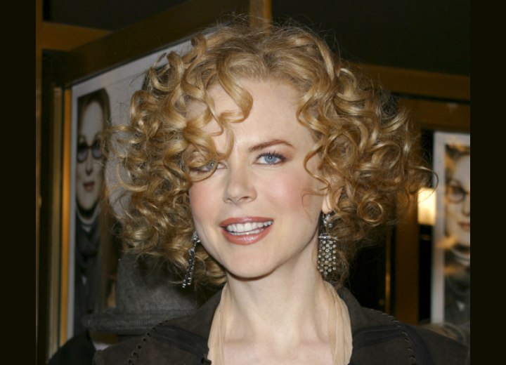 Nicole Kidman with short curly hair  Shirley Temple look