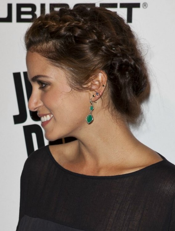 Nikki Reed  Braided up-style that creates the illusion of 