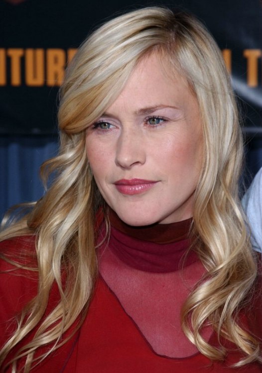 Patricia Arquette's long hair with mermaid curls and how 