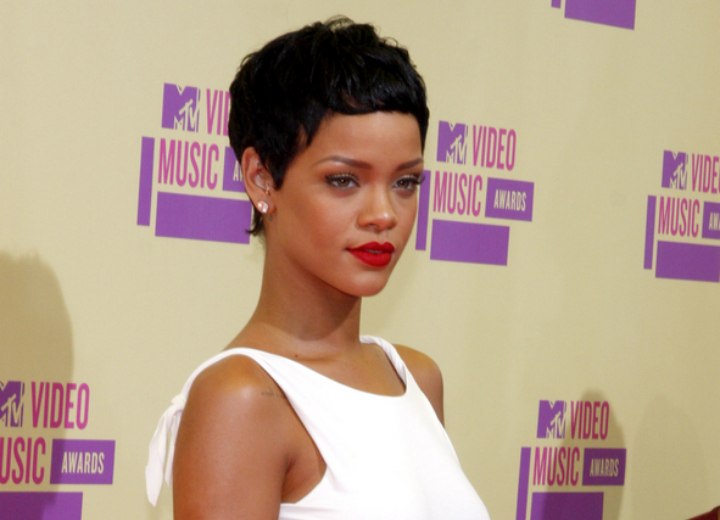 Rihanna - Short low maintenance haircut