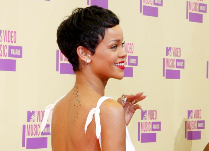 Side view of Rihanna's short haircut
