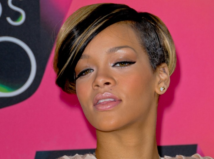 Rihanna's hair with mixed colors