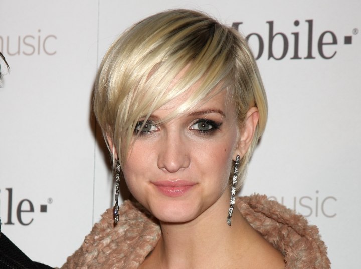 Ashlee Simpson with short hair