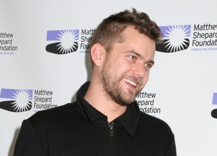 Joshua Jackson's hair with clipper-cut short sides