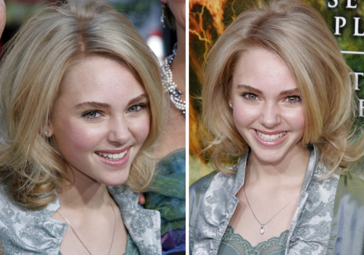 AnnaSophia Robb - Hair that flips out in the back