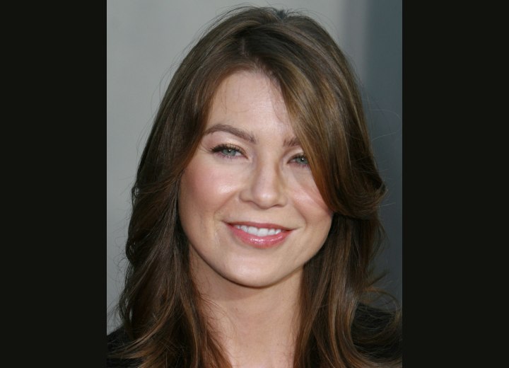 Ellen Pompeo's brown hair with blonde foils