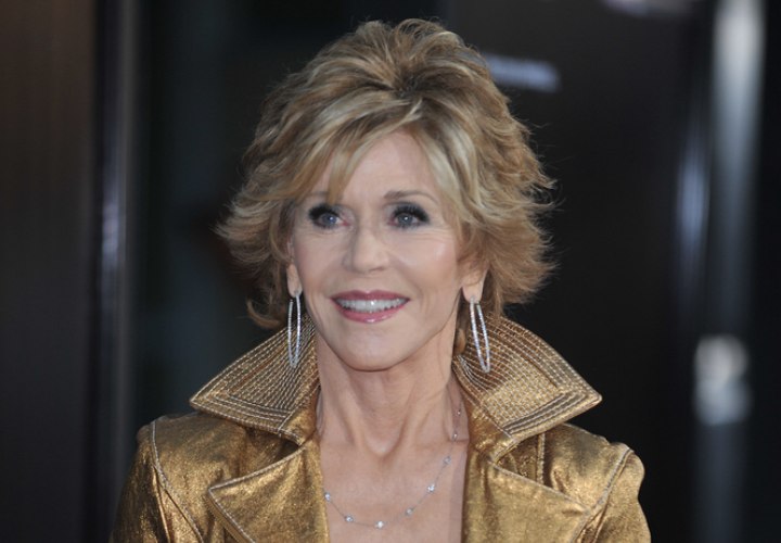 Jane Fonda with a haircut for natural wave