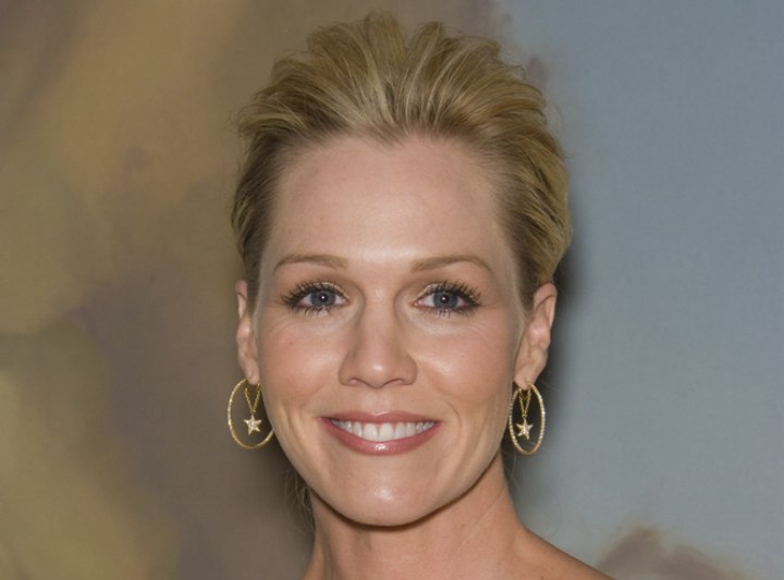 Jennie Garth - Hair brushed back in a chignon