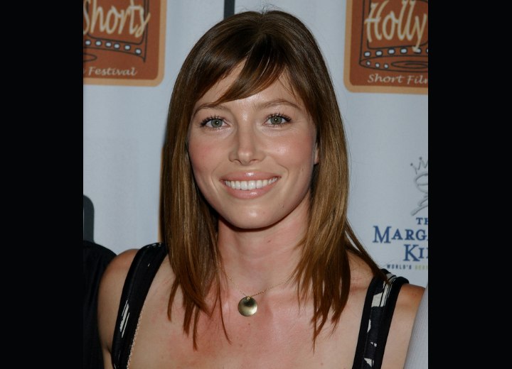 Jessica Biel's long hair with angles along the sides