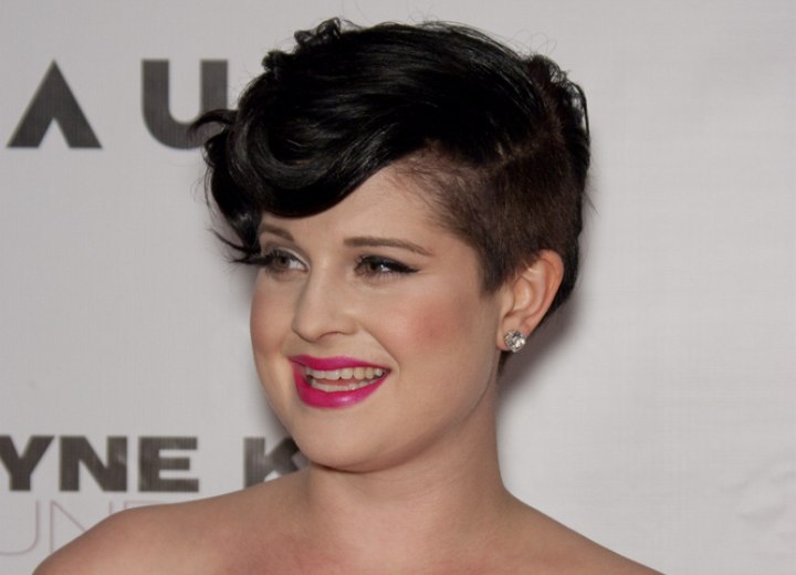 Kelly Osbourne's pixie cut with buzzed sides