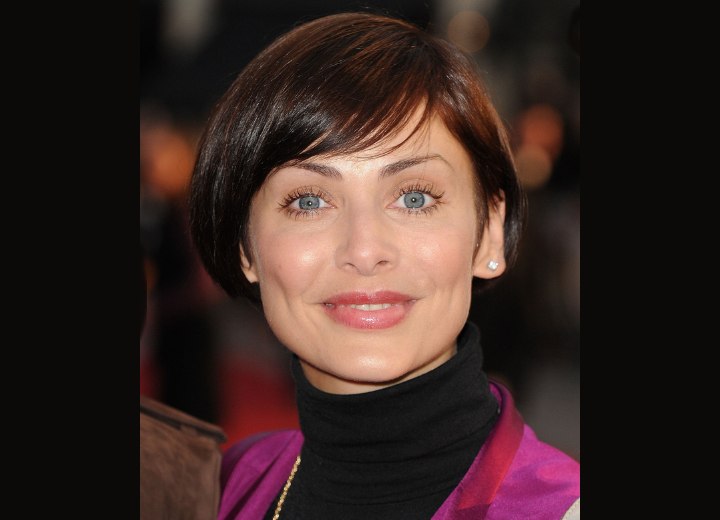Natalie Imbruglia with a short bevel-edged bob hairstyle