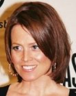 Sigourney Weaver's medium lengh razor cut hair