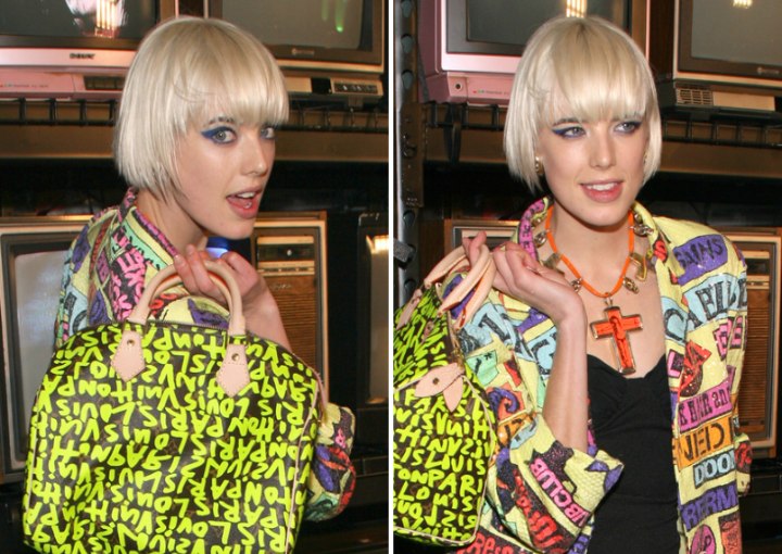 Agyness Deyn with her hair in a neckline length bob