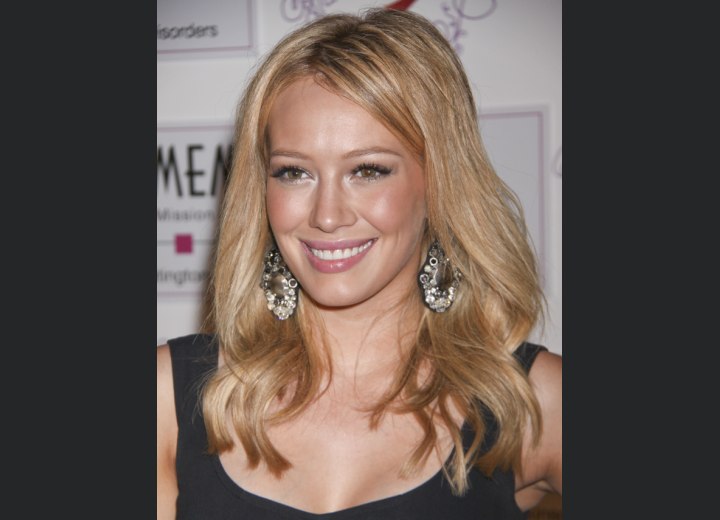 Hilary Duff's beige, brown and cinnamon hair colors