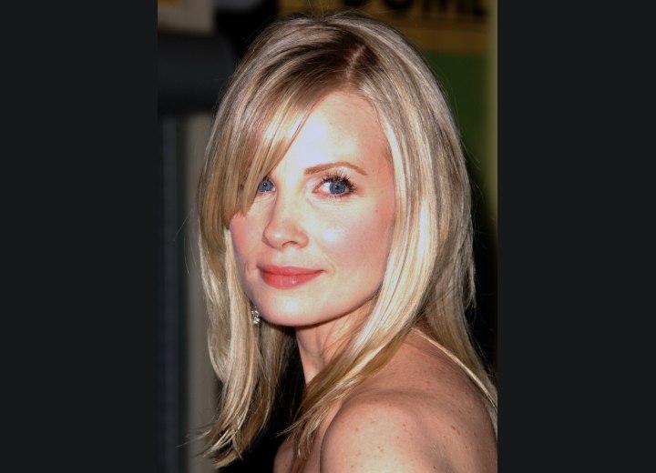 Monica Potter platinum blonde shoulder length hair