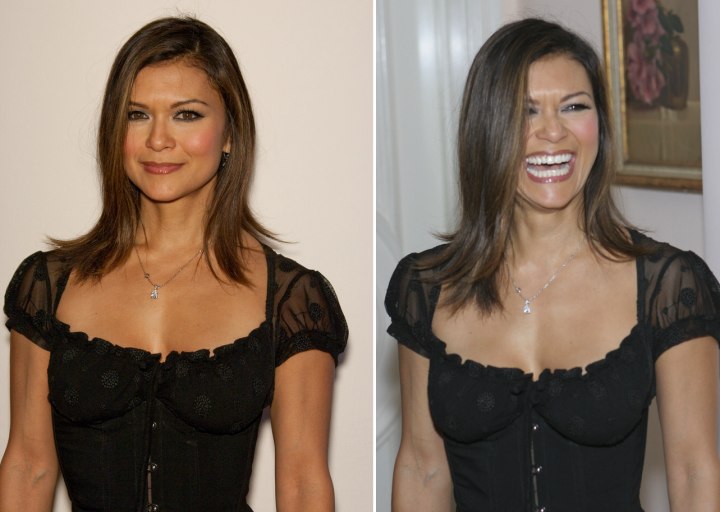 Nia Peeples wearing her hair long with textured ends