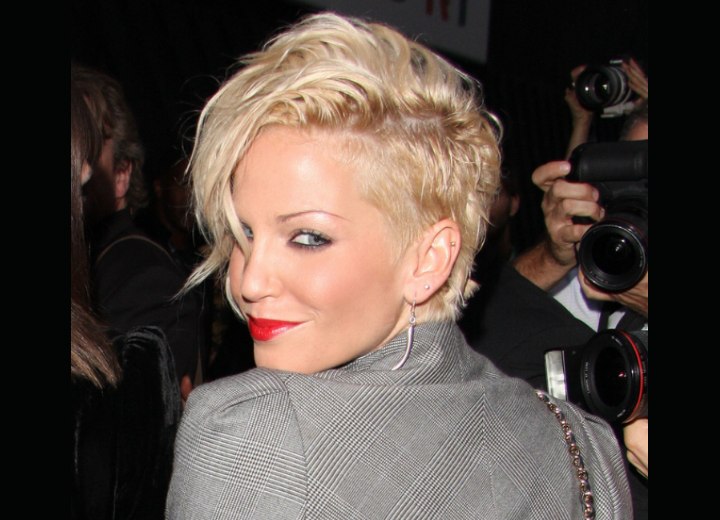 Sarah Harding - Short haircut with the sides cut out