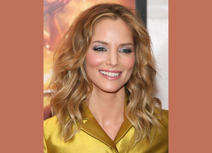 Sienna Guillory - Long hair with layers and curls