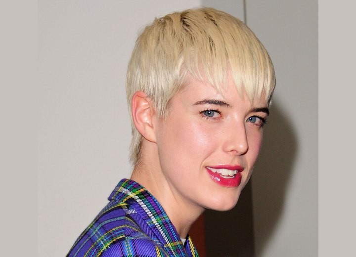 Agyness Deyn with a pixie haircut