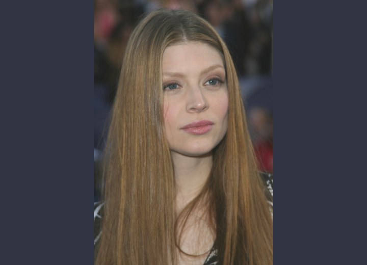 Amber Benson - Slightly angled long straight hair