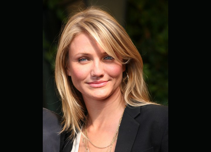 Cameron Diaz sporting a simple long haircut