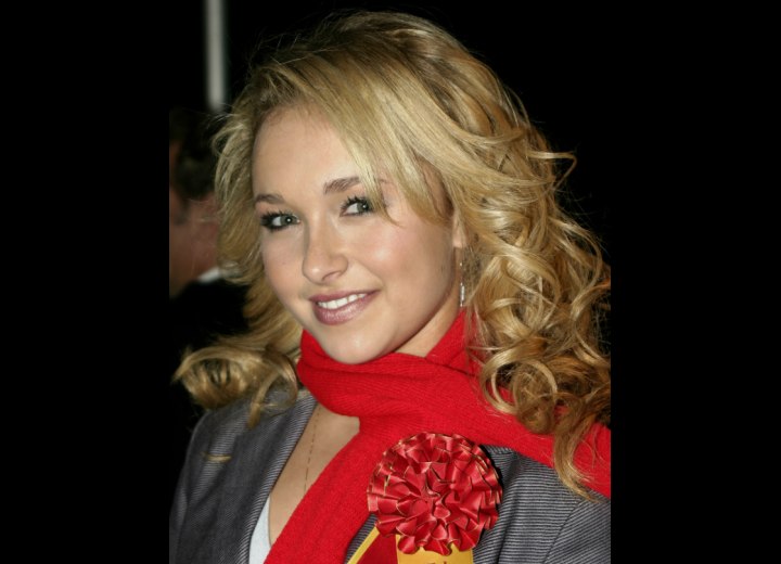 Hayden Panettiere - Festive hairstyle with cork screw curls