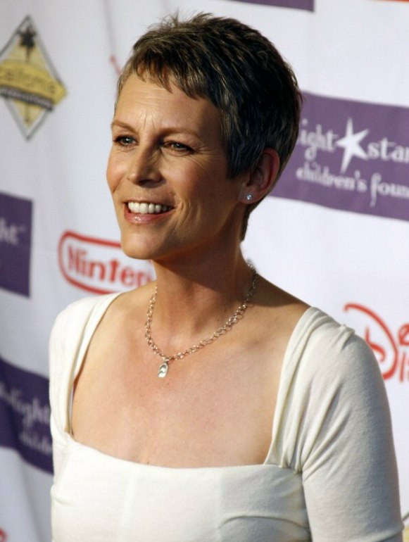 Jamie Lee Curtis Short No Fuss Hairstyle For Silver Grey Hair