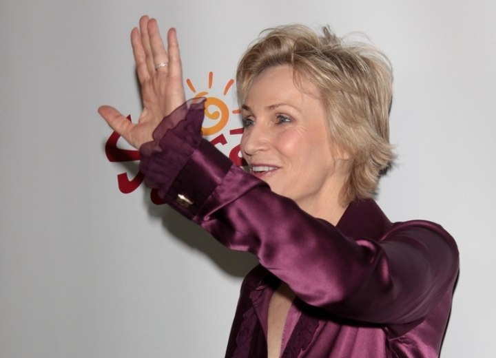 Side view of Jane Lynch's short hairstyle