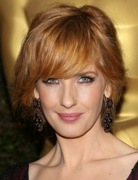 Kelly Reilly  Loose up-style that gives the effect of a 