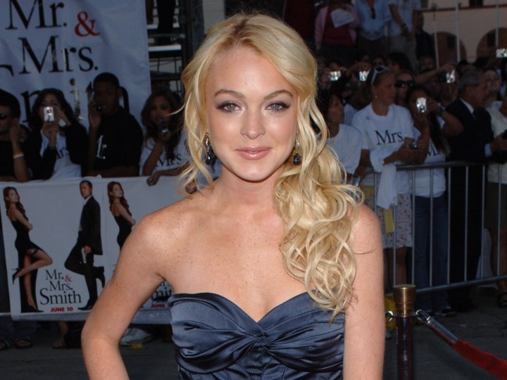 Lindsay Lohan's long blonde hair