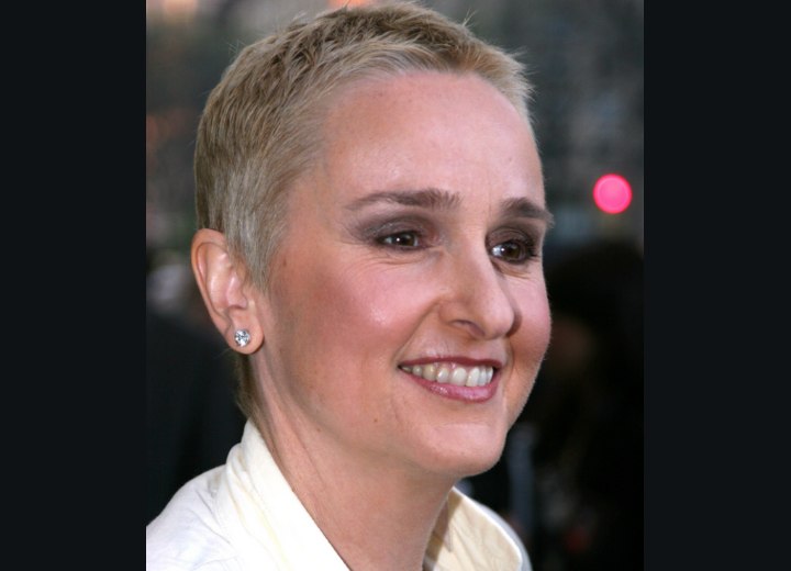 Melissa Etheridge with short clippered hair