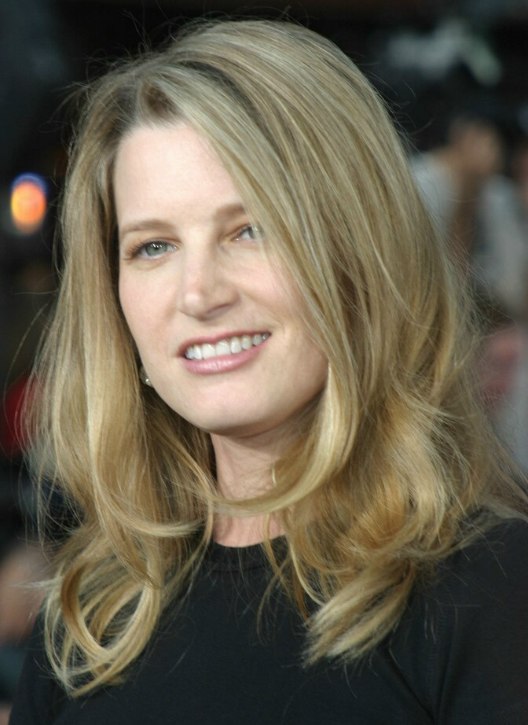 Bridget Fonda | Long hairstyle with arcs that frame the face