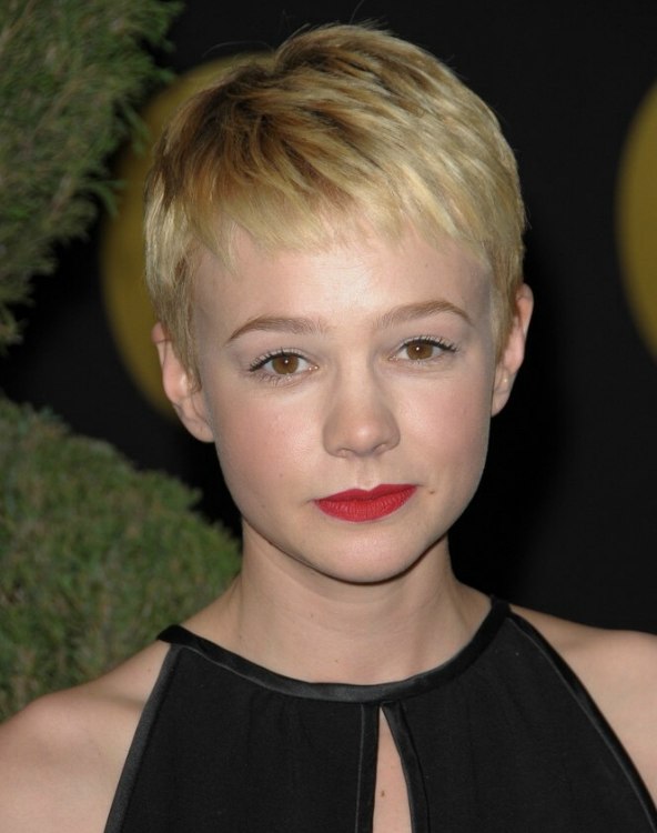 Carey Mulligan's new blonde pixie haircut with high bangs