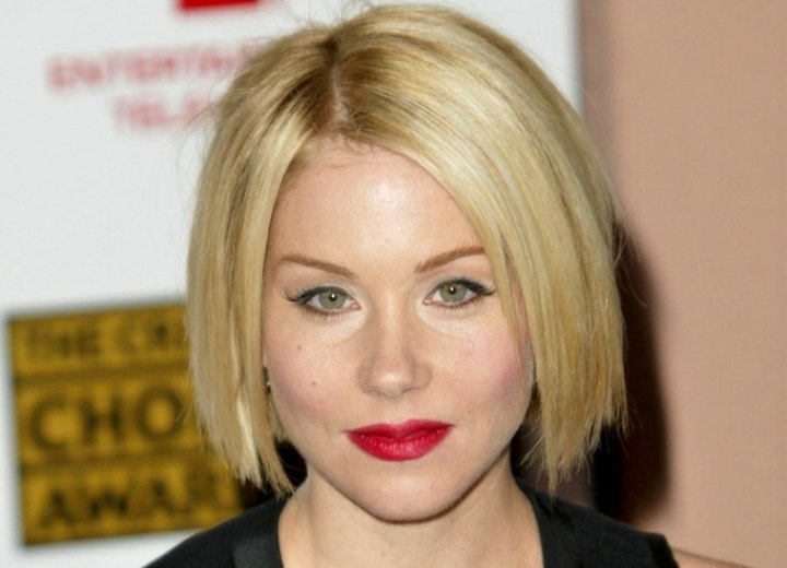 Christina Applegate - Bob with hair at the same length all around