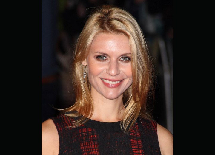 Long straight free form hairstyle - Claire Danes