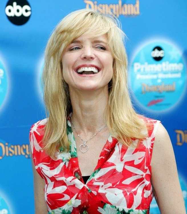 Courtney Thorne-Smith  Shoulder long hairstyle with 
