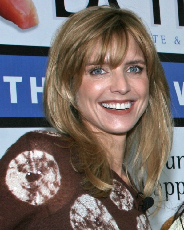 More Courtney Thorne-Smith hairstyles. 
