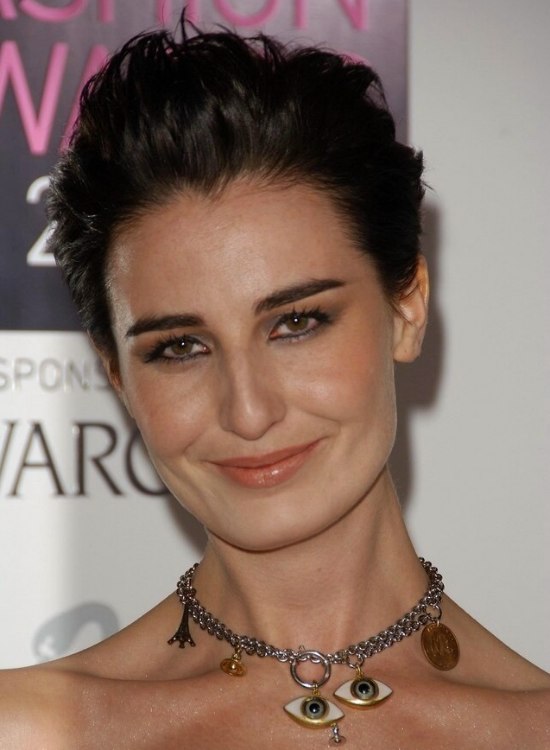 Erin O'Connor  Simple and quick short hairstyle with a 