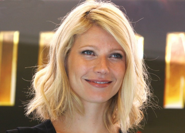 Gwyneth Paltrow - Past the chin and above the shoulders haircut