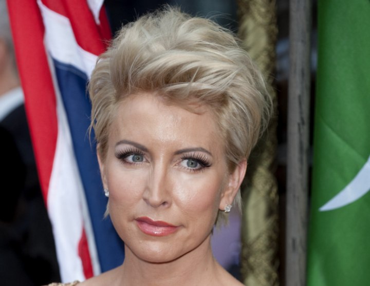 Short hairstyle for women aged 40 and older - Heather Mills