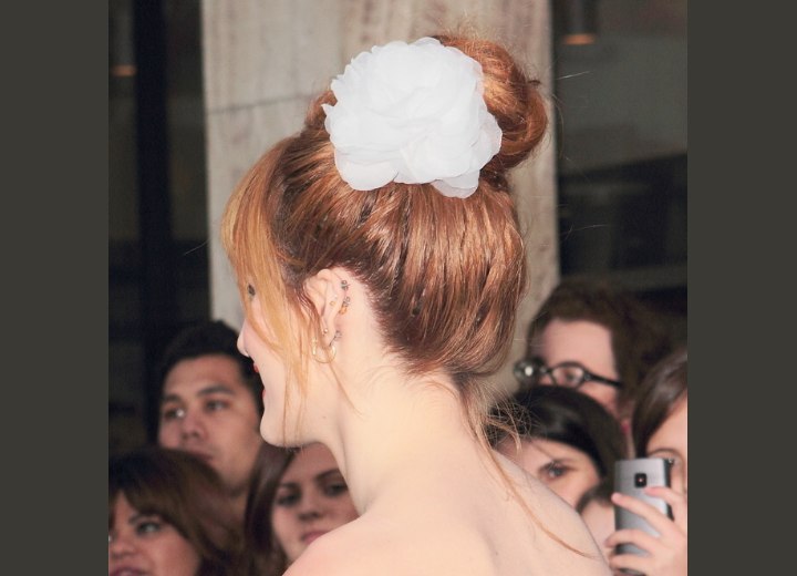 What To Wear When: Bridal Bun vs Open Hairstyle | WeddingBazaar