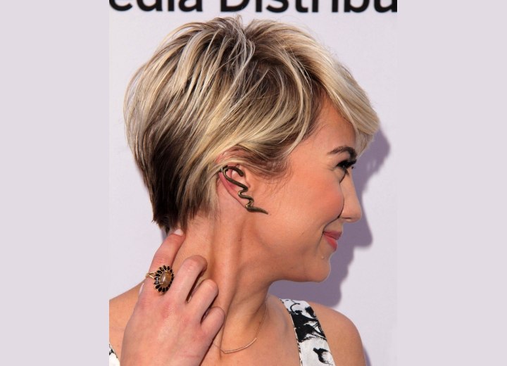 Chelsea Kane's pixie haircut - Side view